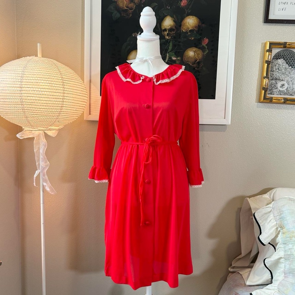 Lorraine Lingerie vintage 70s red & white ruffled button up housecoat M